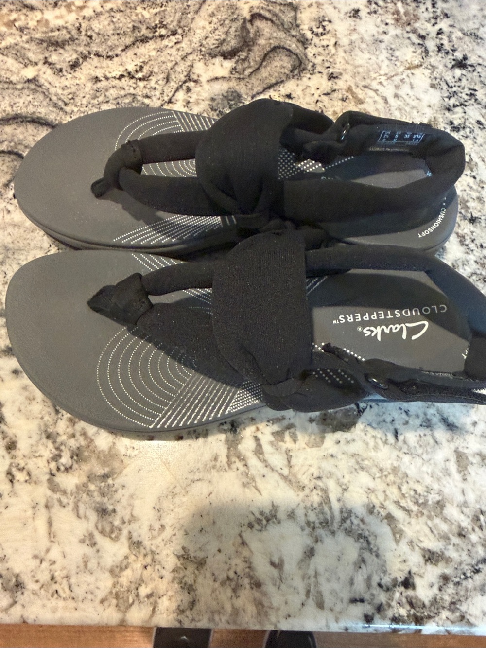 Clarks Black Knotted Strap Cloudsteppers Sandals size 5